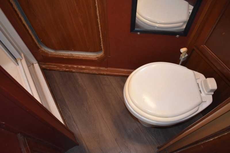 2006 Exiss 7407LQ 4 Horse Trailer with 7' Short Wall - Image 17