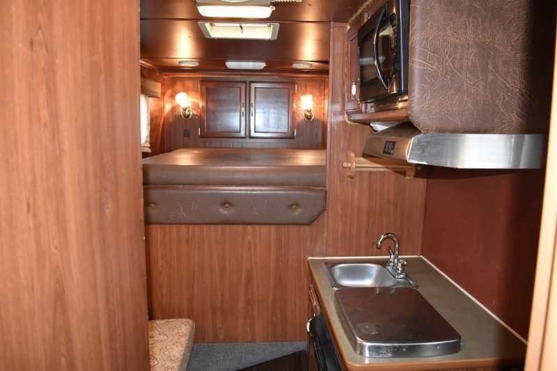 2006 Exiss 7407LQ 4 Horse Trailer with 7' Short Wall - Image 9