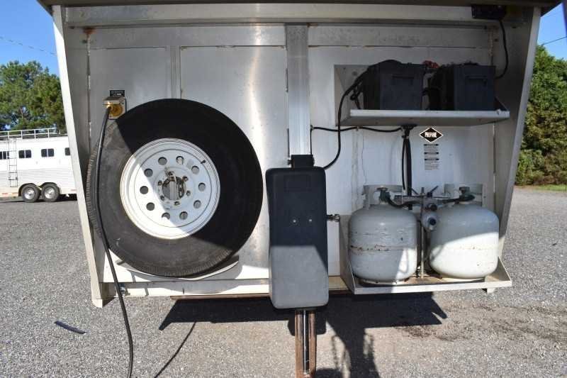 2006 Exiss 7407LQ 4 Horse Trailer with 7' Short Wall - Image 5