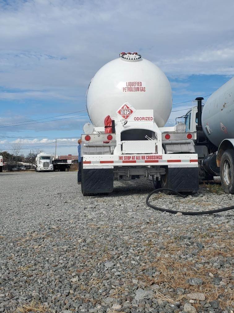 Buy 11600 Gallon Industrial Gas Tank Trailer Online MC-331 LPG LIQUID TANKER IN STOCK - Image 14