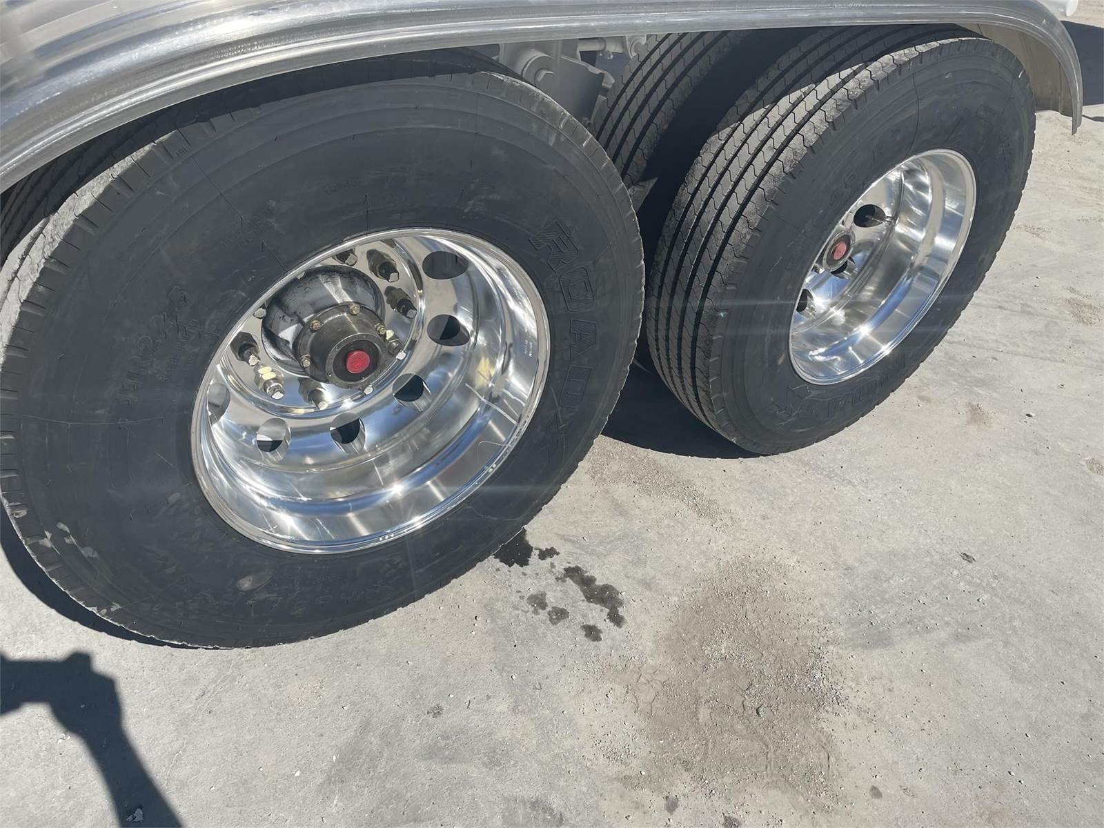 Buy 11600 Gallon Industrial Gas Tank Trailer Online MC-331 LPG LIQUID TANKER IN STOCK - Image 9