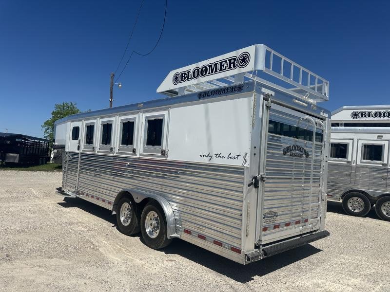 2020 Bloomer 4 Horse Stock Combo Trainer Tack Horse Trailer - Image 7