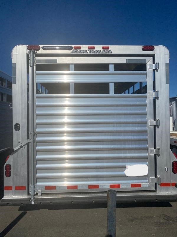2021 Elite Trailers Slant Load 5 Horse Slant Load - Image 4