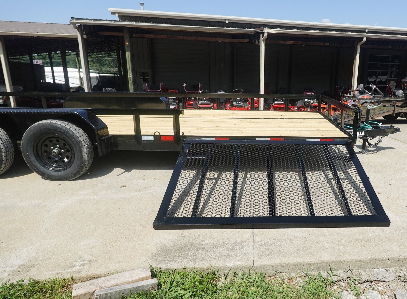 7x20 Dovetail Utility Trailer with Side Gate (2) 3,500lb Axles - Image 15