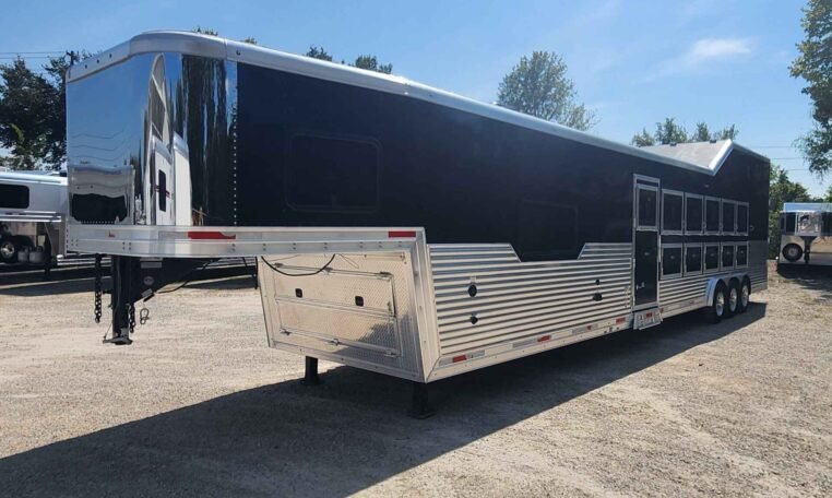 2019 Lakota Bighorn 6 Horse Side Load Trailer - Image 4
