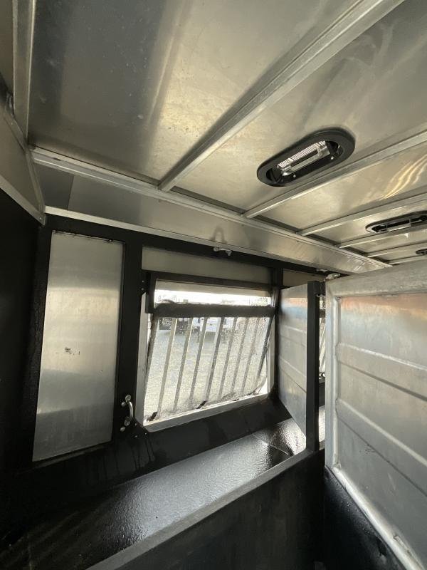 2014 Logan Coach RAZ4GNHDLQ 40′ 4 horse Razor GN Horse Trailer**WITH WALK IN CLOSET** - Image 43