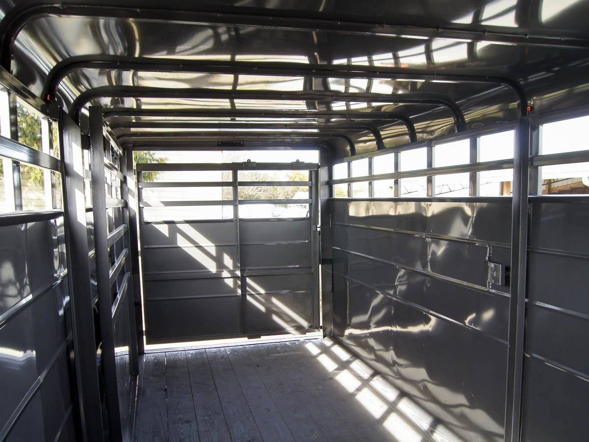 20ft Charcoal Gooseneck Livestock Cattle Trailer - Image 17