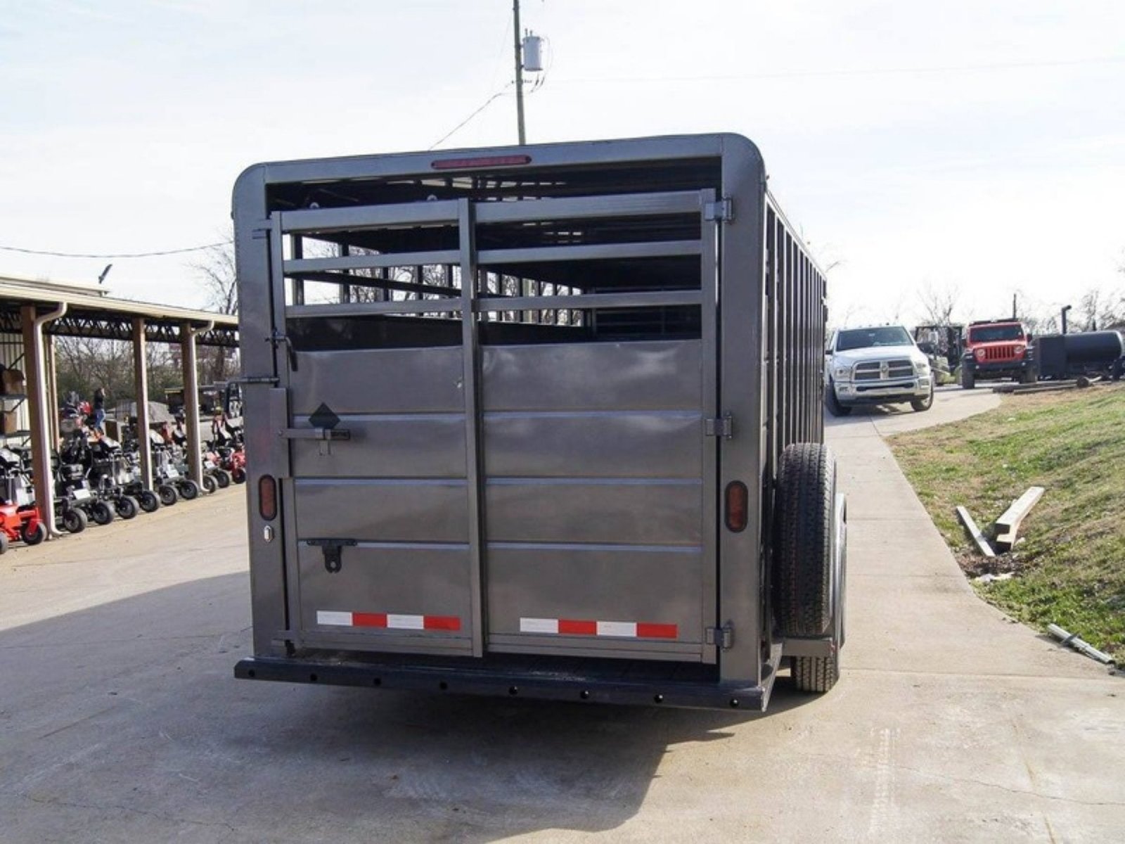 20ft Charcoal Gooseneck Livestock Cattle Trailer - Image 8