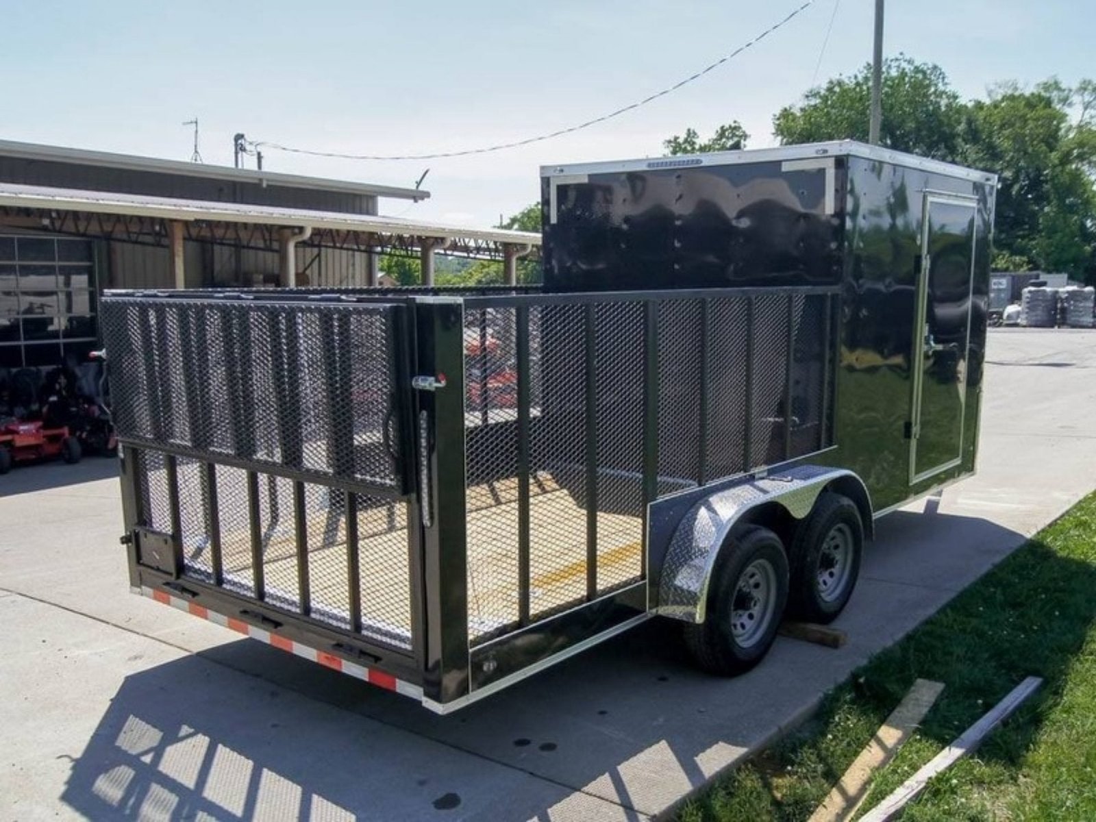 7x18 Hybrid Flat-Nose Enclosed Trailer with 4ft Mesh Deck Storage - Image 7